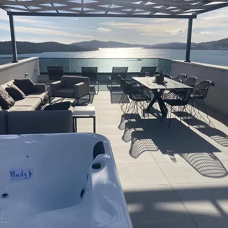 Penthouse Bluesky Appartamento Okrug Gornji