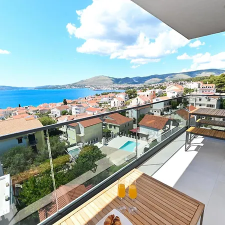Penthouse Bluesky *