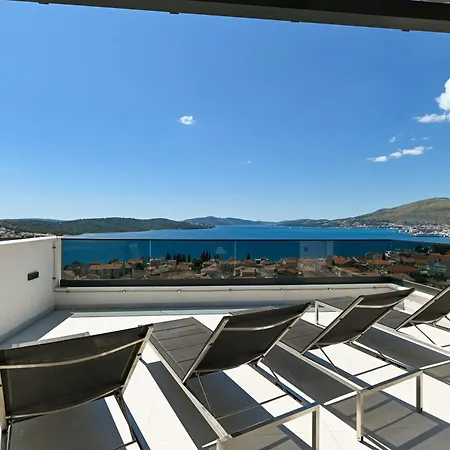 Penthouse Bluesky *