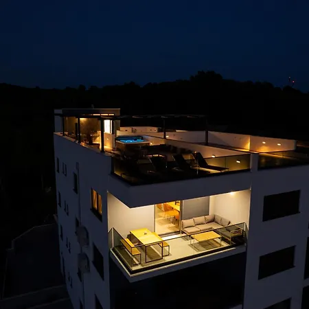 Penthouse Bluesky Appartamento Okrug Gornji